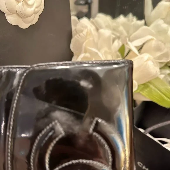 Black CHANEL PATENT LEATHER Wallet Double CC Short - Picture 5 of 16